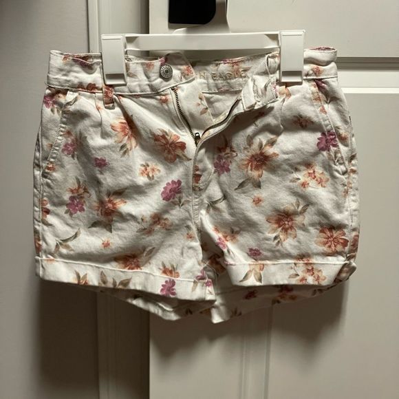 Floral American Eagle Shorts - Picture 1 of 3